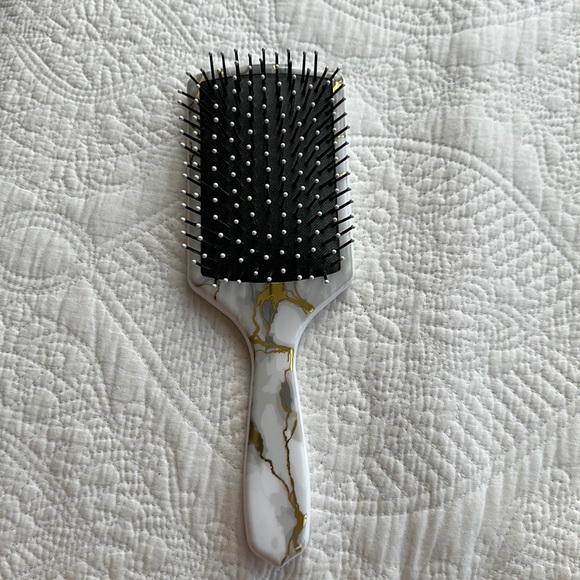 T.J.Maxx Other - Hair brush FREE add to anything